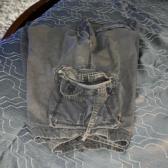 Roundtree and Yorke Cargo Shorts - Picture 3 of 4